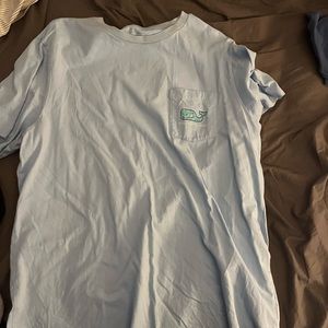 vineyard vines t shirt